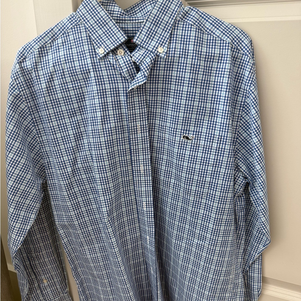 Vineyard Vines Men's Blue Checkered Shirt (Medium)